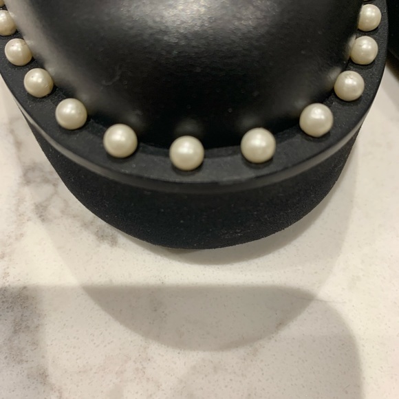 Stuart Weitzman brand new Mila Lift Pearl black leather Loafer. - Picture 4 of 6